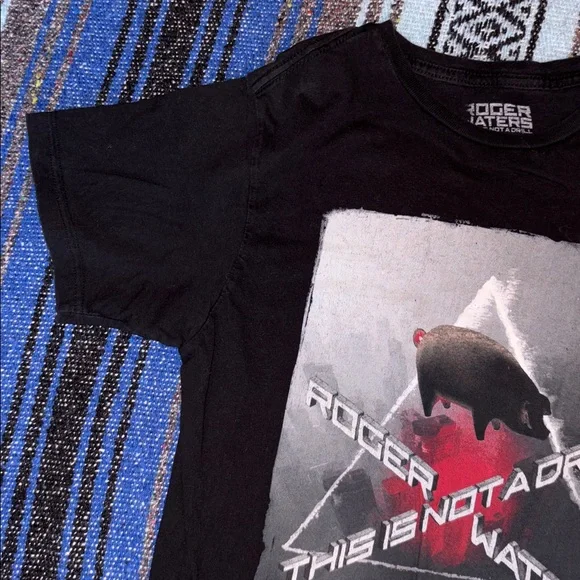 Roger Waters 2022 Tour Concert Tee Shirt - Picture 6 of 9